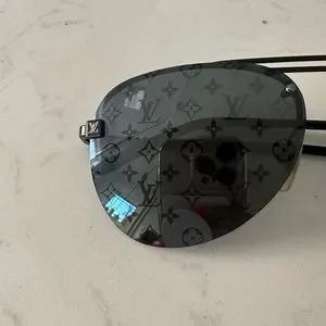 Louis Vuitton | Accessories | Louis Vuitton Clockwise  display picture 1